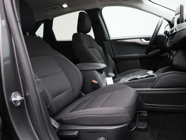 Ford Kuga (2022) — foto 30 van 40