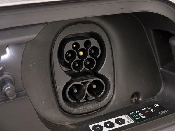 AUDI Q4 e-tron (2024) — foto 25 van 31