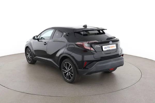 Toyota C-HR (2018) — foto 10 van 16
