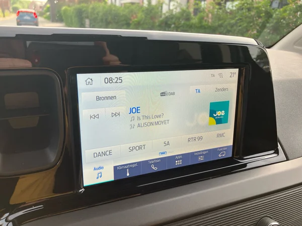 FORD Tourneo Courier (2025) — foto 14 van 25