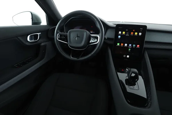 Polestar 2 (2022) — foto 4 van 16