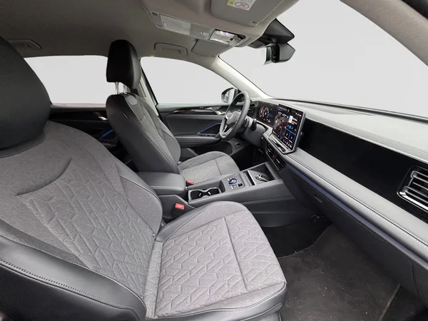 VOLKSWAGEN Tiguan (2025) — foto 9 van 24
