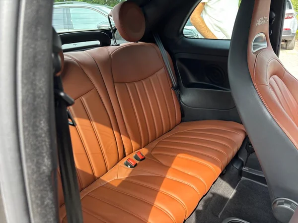 ABARTH 595C (2019) — foto 9 van 24