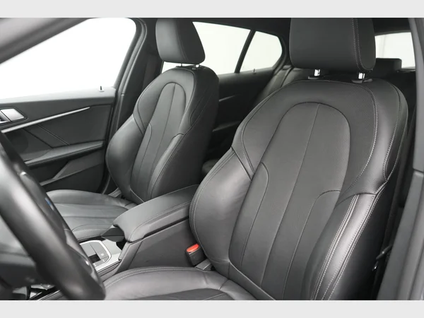 BMW 120 Hatch (2022) — foto 5 van 26