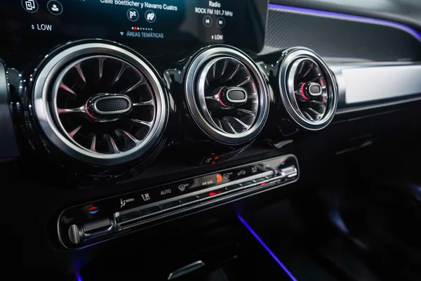 Mercedes-Benz GLB (X247) (2023) — foto 18 van 40