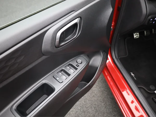 HYUNDAI i10 (2022) — foto 6 van 18