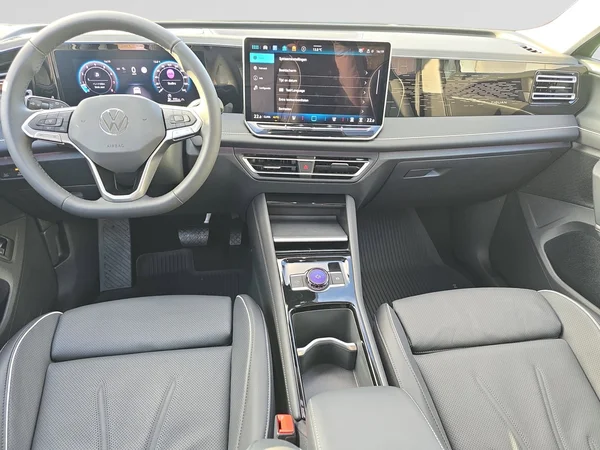 VOLKSWAGEN Tiguan (2025) — foto 2 van 19