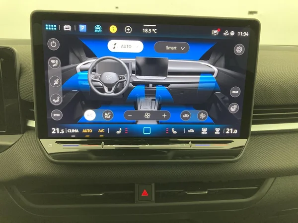 VOLKSWAGEN T-Roc (2026) — foto 2 van 35