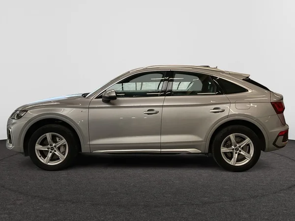 AUDI Q5 Sportback PHEV (2024) — foto 12 van 23