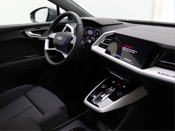 AUDI Q4 Sportback e-tron (2022) — foto 10 van 18