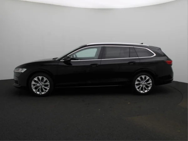 SKODA Superb Combi (2026) — foto 17 van 21