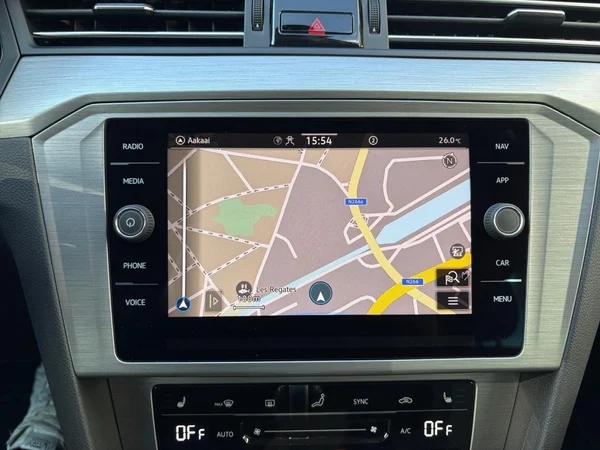 VOLKSWAGEN Passat Variant Dsl (2022) — foto 13 van 24
