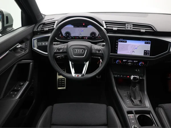 AUDI Q3 Sportback PHEV (2024) — foto 5 van 23