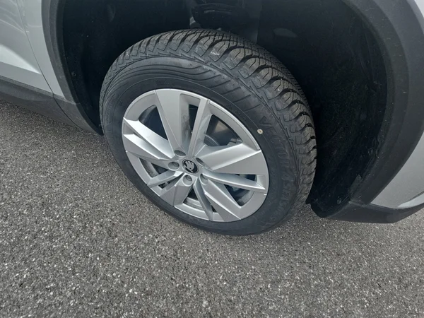 SKODA Karoq (2025) — foto 25 van 28
