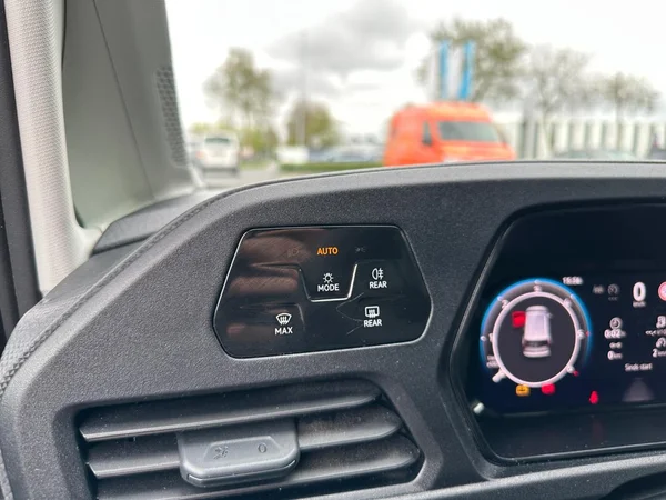 VOLKSWAGEN Caddy Maxi (2024) — foto 7 van 17