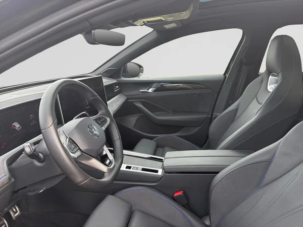 VOLKSWAGEN Passat Variant eHybrid (PHEV) (2026) — foto 3 van 4