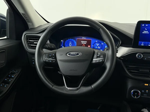 FORD Kuga (2023) — foto 14 van 34
