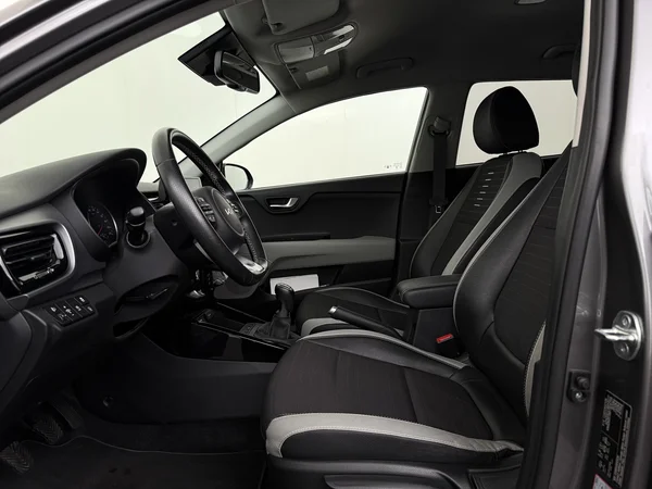 KIA Stonic (2024) — foto 2 van 26