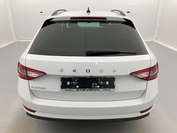 SKODA Superb Combi (2020) — foto 35 van 35