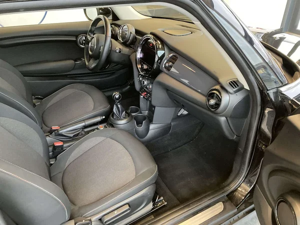 MINI One (2022) — foto 19 van 19