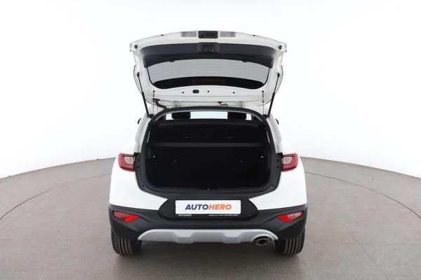 Kia Stonic (2022) — foto 7 van 16