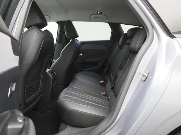 Peugeot 308 (2022) — foto 4 van 40