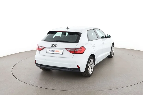 Audi A1 (2019) — foto 12 van 16