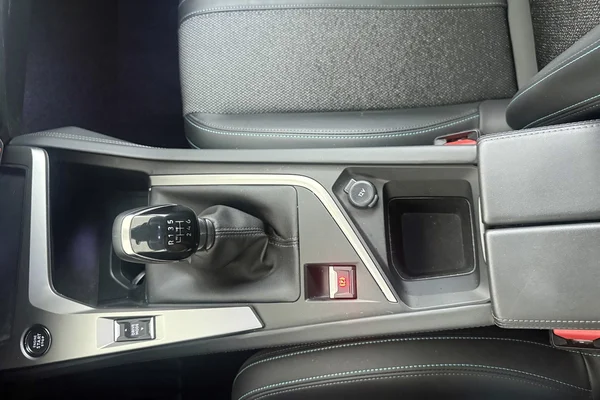 Peugeot 308 (2023) — foto 17 van 29