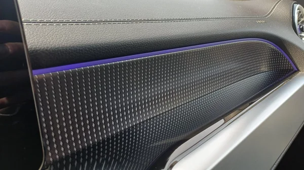 Mercedes-Benz EQB (2023) — foto 14 van 23