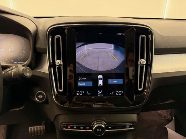 Volvo XC40 (2021) — foto 14 van 21