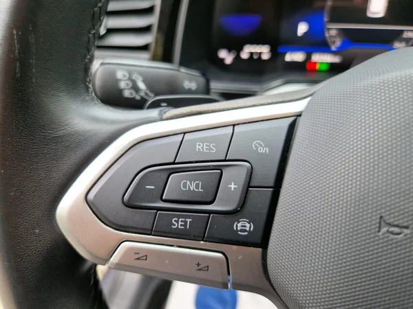 VOLKSWAGEN Polo (2023) — foto 16 van 26