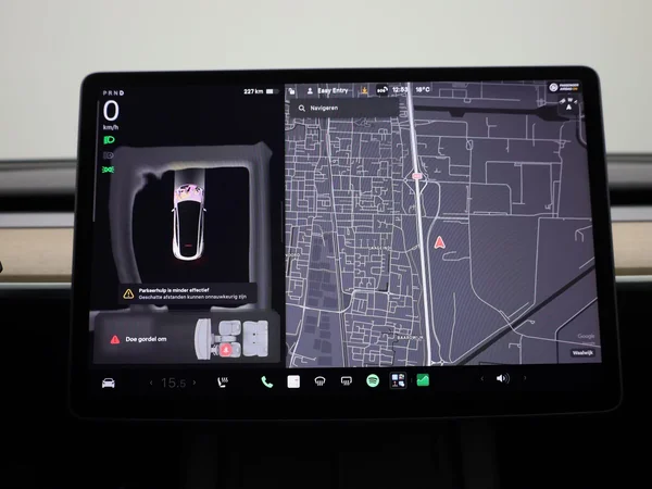 Tesla Model Y (2023) — foto 7 van 43