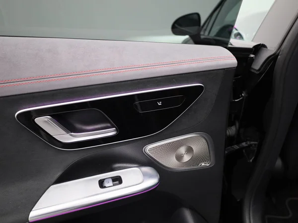 Mercedes-Benz EQE (2022) — foto 46 van 72