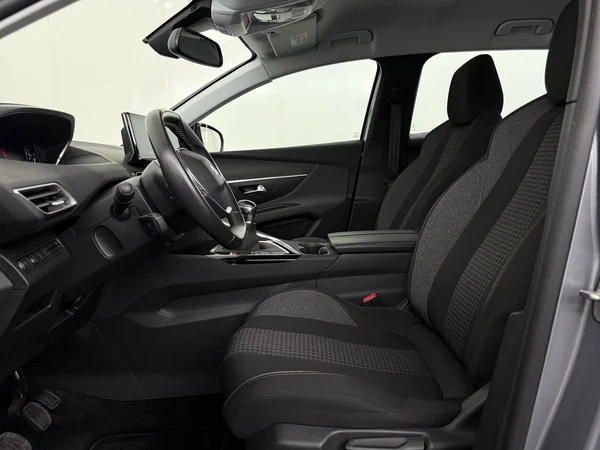 PEUGEOT 3008 (2022) — foto 2 van 27