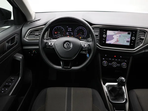 VOLKSWAGEN T-Roc (2019) — foto 5 van 20