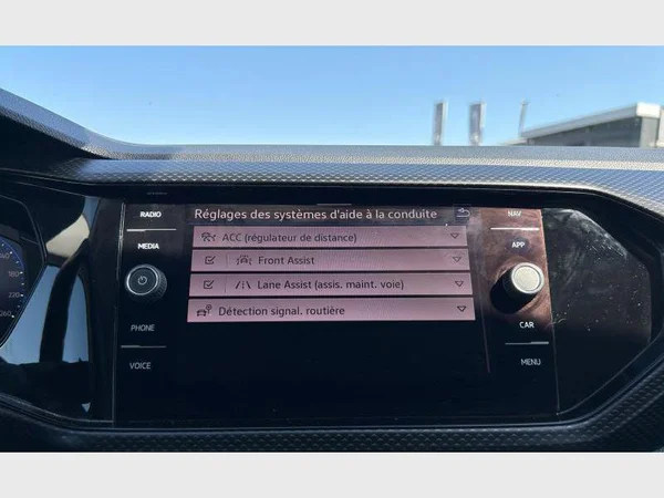 Volkswagen T-Cross (2021) — foto 8 van 29