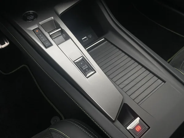Peugeot 408 (2024) — foto 7 van 25