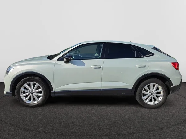 AUDI Q3 Sportback (2022) — foto 12 van 24