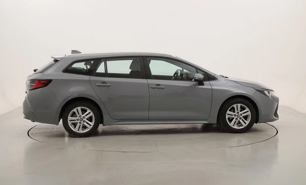 Toyota Corolla SW Hybrid (HEV) (2022) — foto 27 van 30