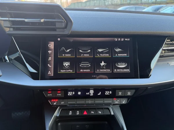 AUDI A3 Sportback (2024) — foto 4 van 28