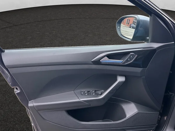 VOLKSWAGEN T-Cross (2024) — foto 2 van 16