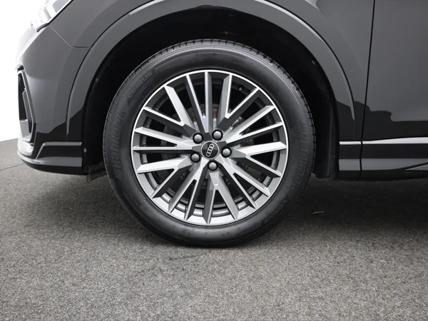AUDI Q3 (2023) — foto 4 van 21