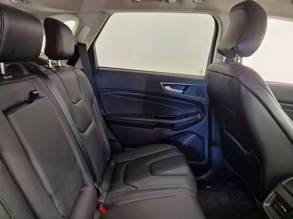 Ford Edge (2018) — foto 15 van 17
