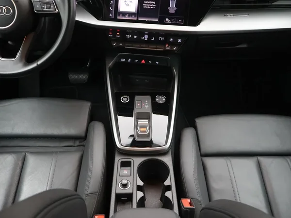Audi A3 (2022) — foto 9 van 27