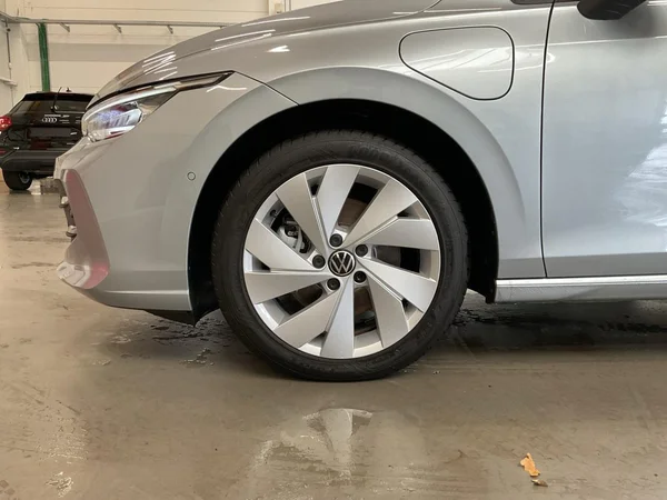 VOLKSWAGEN Golf VIII eHybrid (PHEV) (2025) — foto 14 van 22