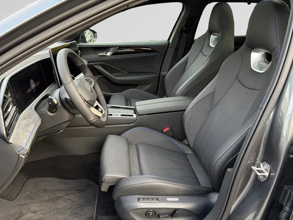 VOLKSWAGEN Passat Variant eHybrid (PHEV) (2026) — foto 9 van 24