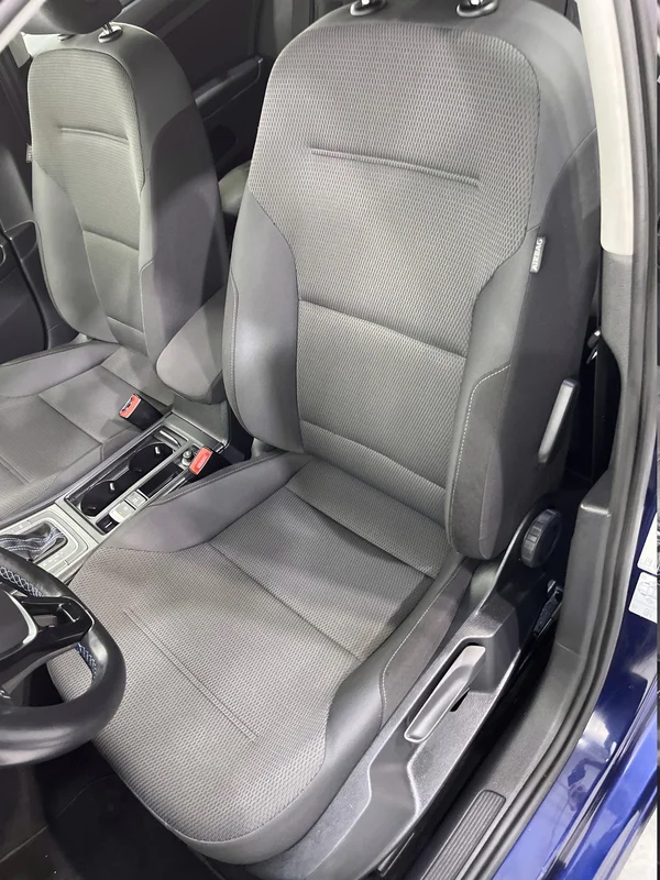 Volkswagen E-Golf (2019) — foto 72 van 75