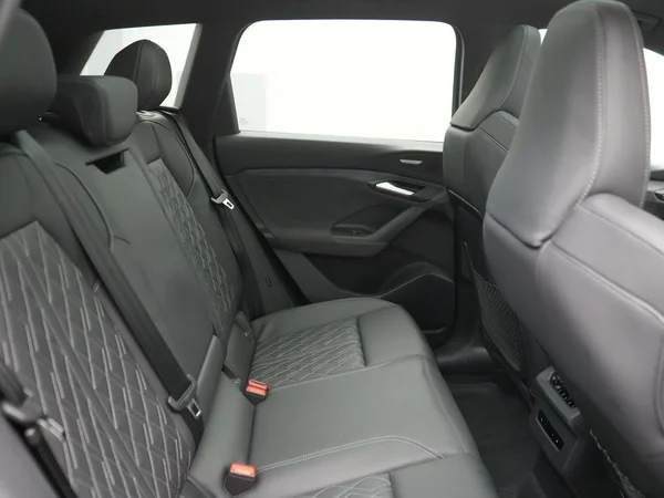 AUDI Q6 e-tron (2025) — foto 13 van 40