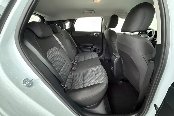 Kia Ceed (2023) — foto 2 van 27