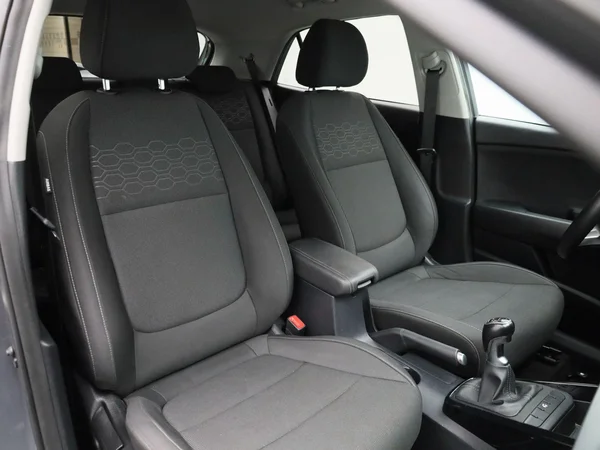 Kia Rio (2023) — foto 26 van 38